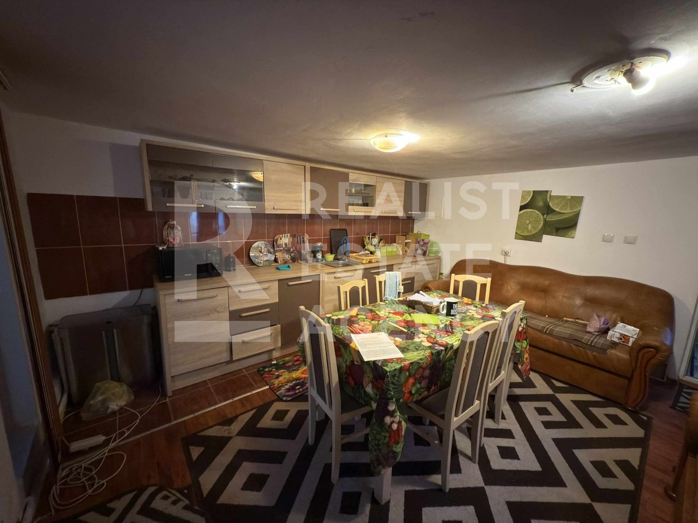 Casă de vânzare în Ostrov – 3 camere + 600 mp teren - Poză 7