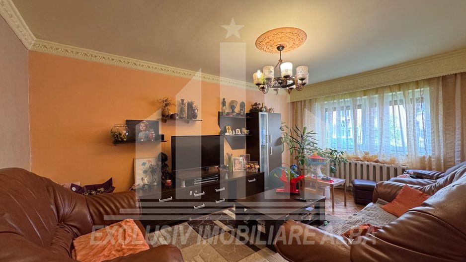 Apartament cu 3 camere | 2 bai | 64 mp | Parcare | Cetate - Mercur - Poză 1