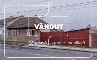 VÂNDUT! Casă cu 2 camere, teren, garaj în Bujac / Necesită renovare - Poză 1