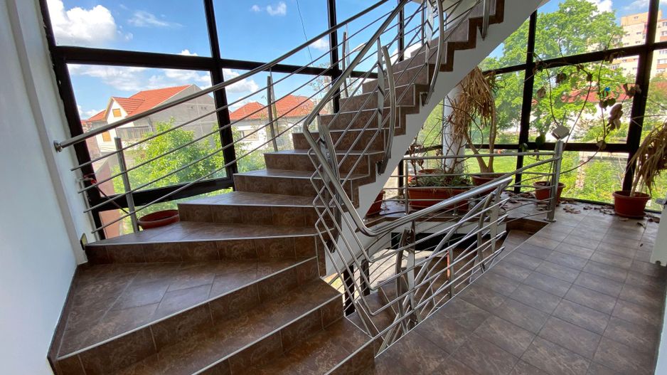 Cladire de birouri zona Olimpia Stadion  suprafață 1.100 mp - Poză 21