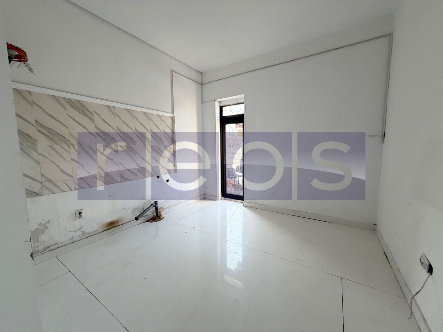 SPATIU COMERCIAL STRADAL | 250 MP | CURTE 120 MP | 10 LOCURI PARCARE | COLENTINA - Poză 4