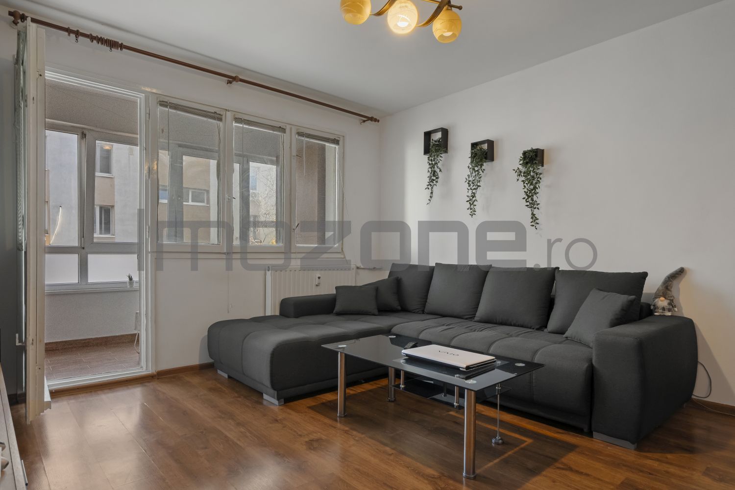 2 Camere, circular, 3/10, bloc Z, zonă foarte verde, metrou Favorit, Comision 0% - Poză 1