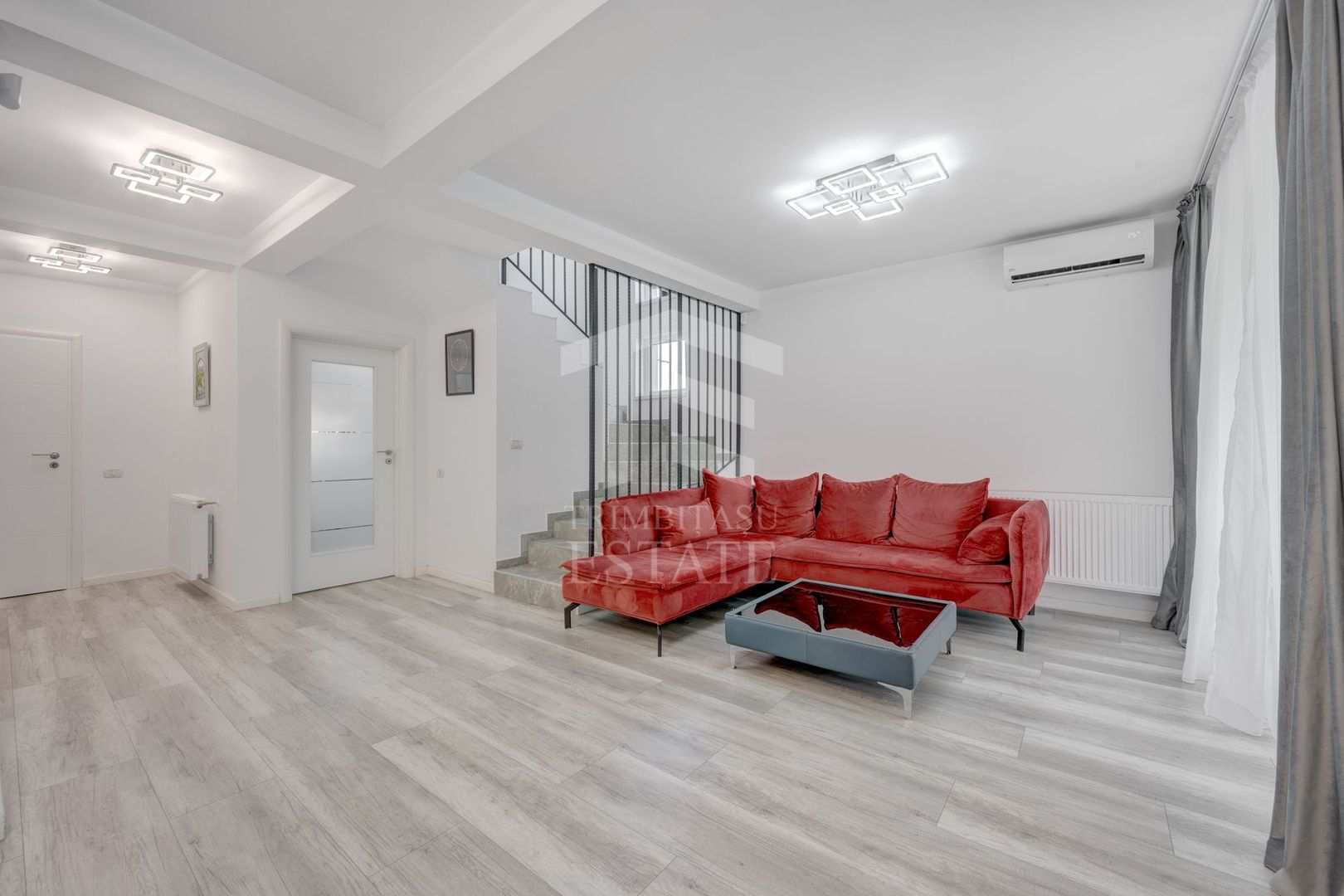 CASA SMART+PISCINA+GARAJ+Zona BARBEQUE! str. Fortului Domnești - Poză 2