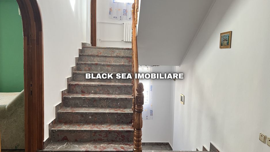 Vila 7 camere D+P+1+M - Gaze - 2 Garaje - 50m de plaja - Ocazie Unică - Poză 19