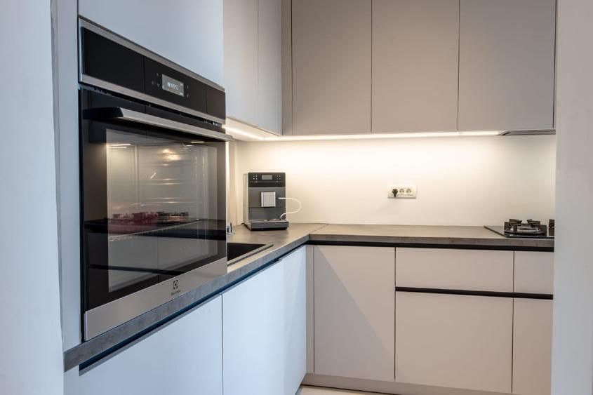 Apartament superb 4 camere. Piața Romană, 100 mp, vedere parc - Poză 9