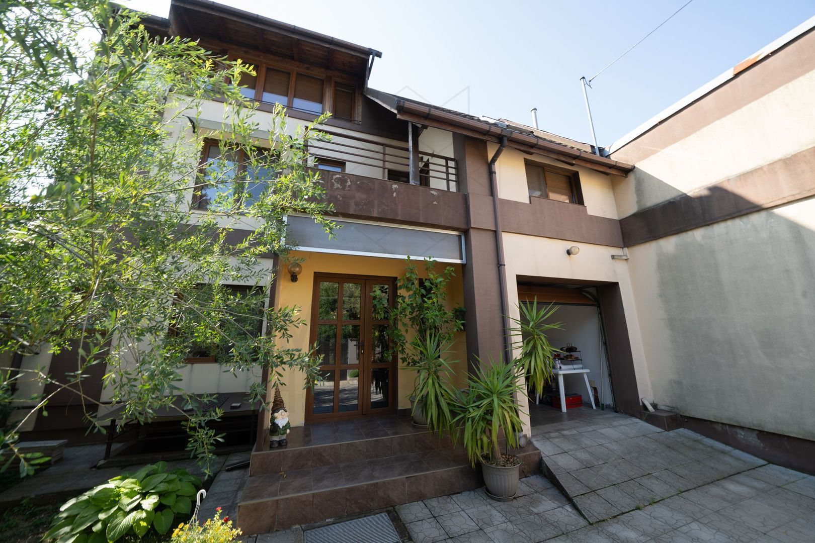 Casa spatioasa 515 mp langa metrou 1Mai - Poză 1