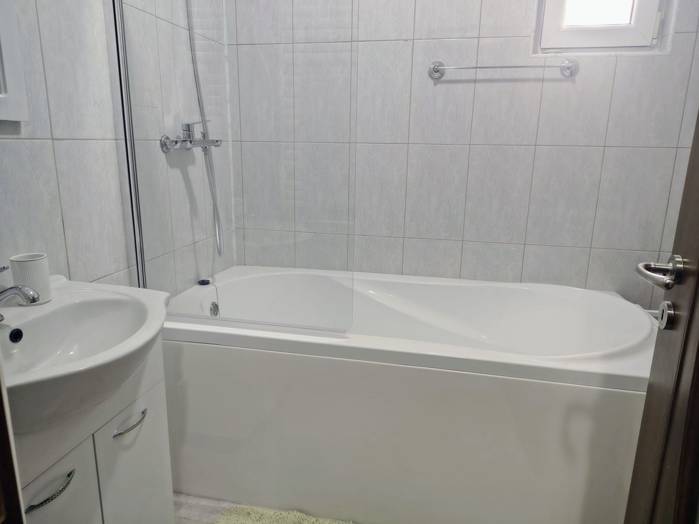 Ultracentral , 2 camere Oradea, 320 E/luna, neg. Comision 50% - Poză 6