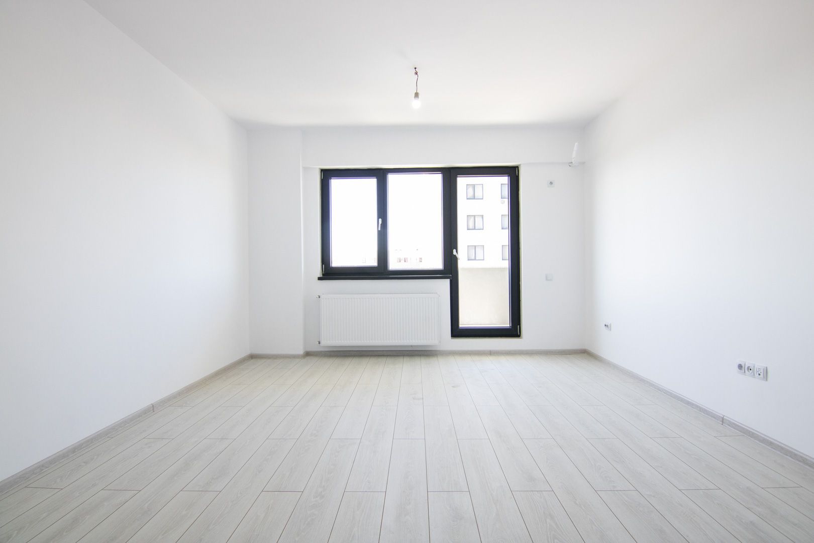 3 camere, 2 bai, etaj 1, BLOC NOU, centrala de apartament, Str Preciziei - Poză 2