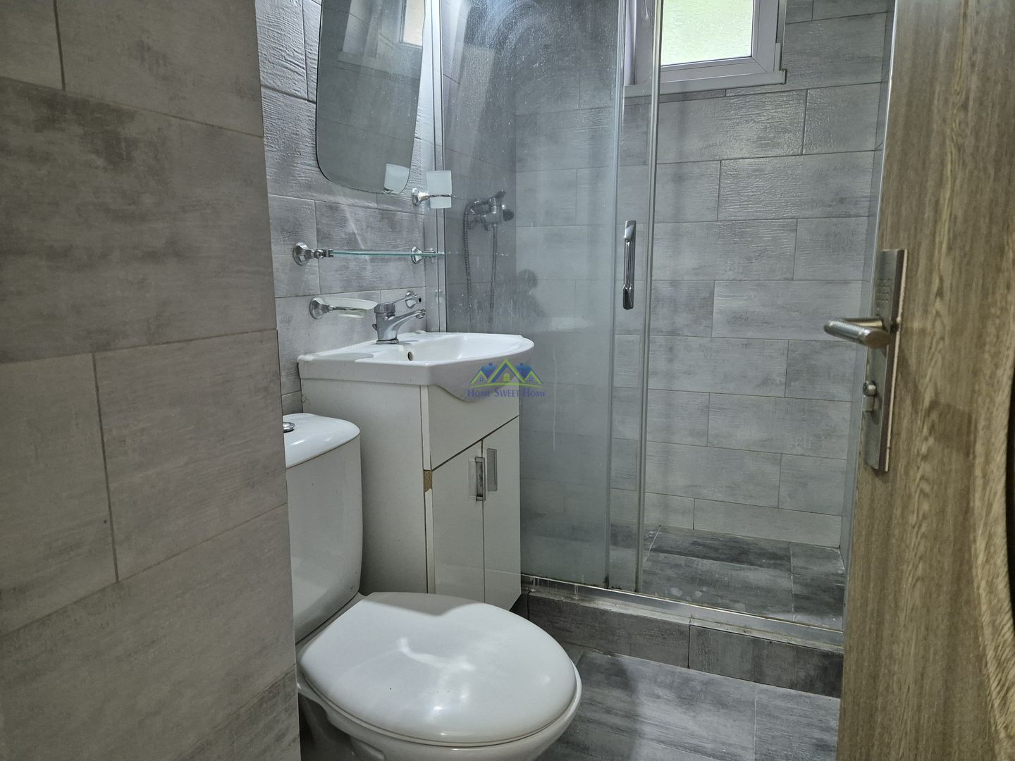 Vand Apartament 2 camere, zona Pietonala, et.3/3, st-45m, balcon, C.T. - Poză 7