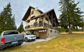Vilă cu 10 camere P+2E+M 400 M² utili 2800 M² Teren Comandau - Poză 18