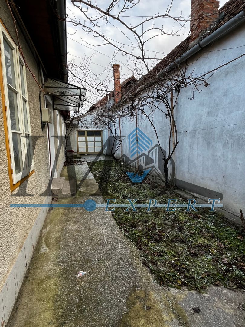 Casa ultracentrală de vânzare in Sebeș - Poză 8