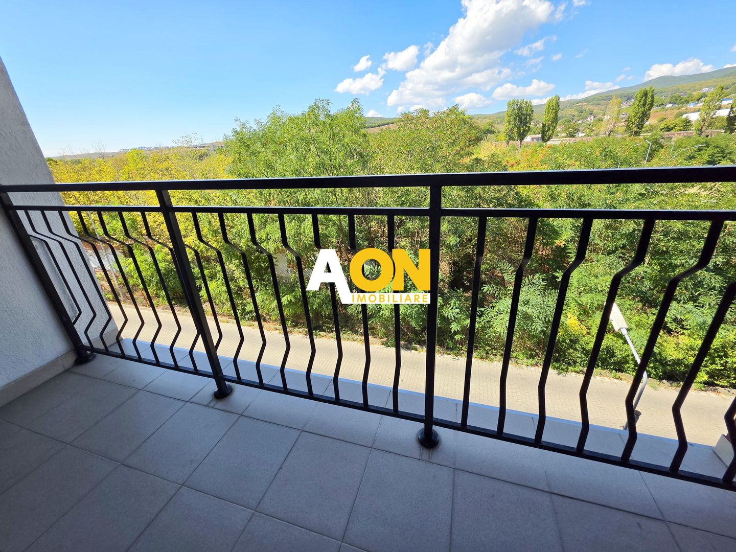 Apartament cu 3 Camere, Bloc Nou, Lift, Zona Orhideea - Poză 3
