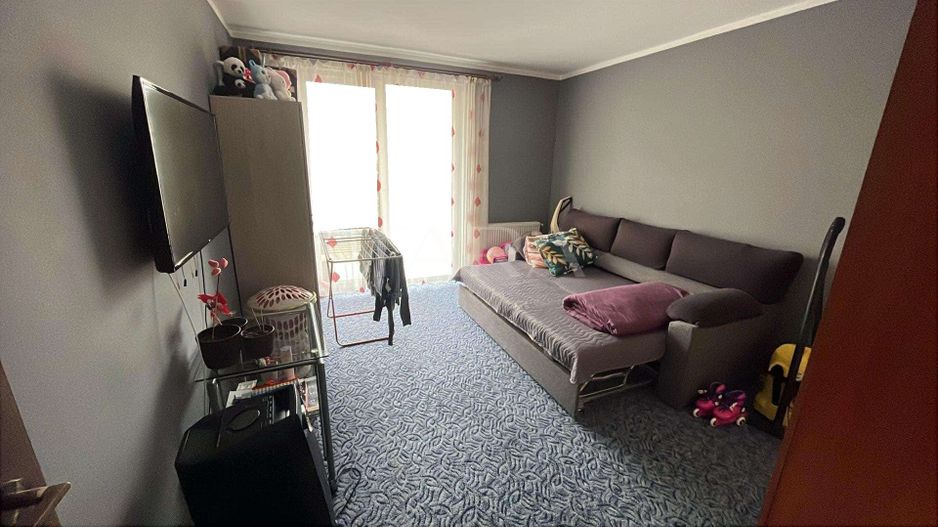 Apartament cu două camere decomandate în zona Eroilor, Florești. - Poză 3