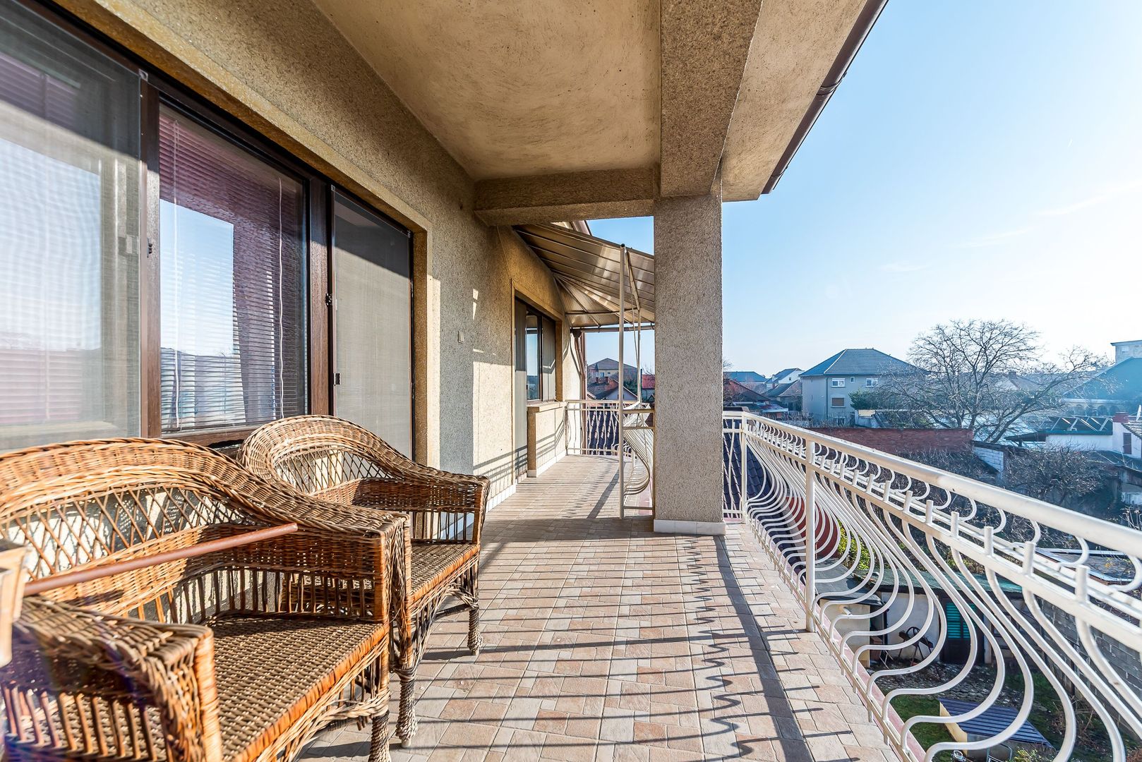 Vilă cu 4 apartamente aproape de centrul Timișoarei - Poză 1