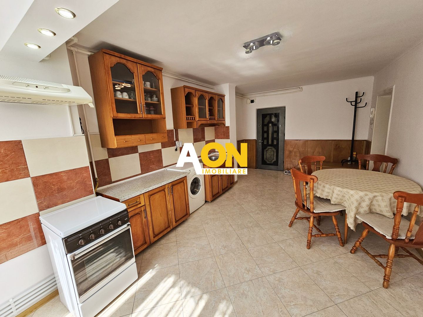 Apartament 2 camere, 60 mp utili, etaj 3, zona ultracentrala - Poză 9