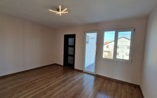 Duplex spatios si luminos in centrul Sacalazului - Poză 12