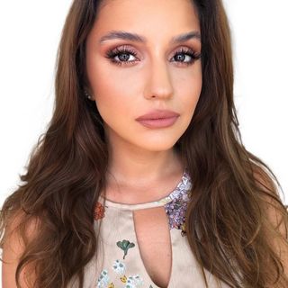 Andreea Constantin - Land Estate