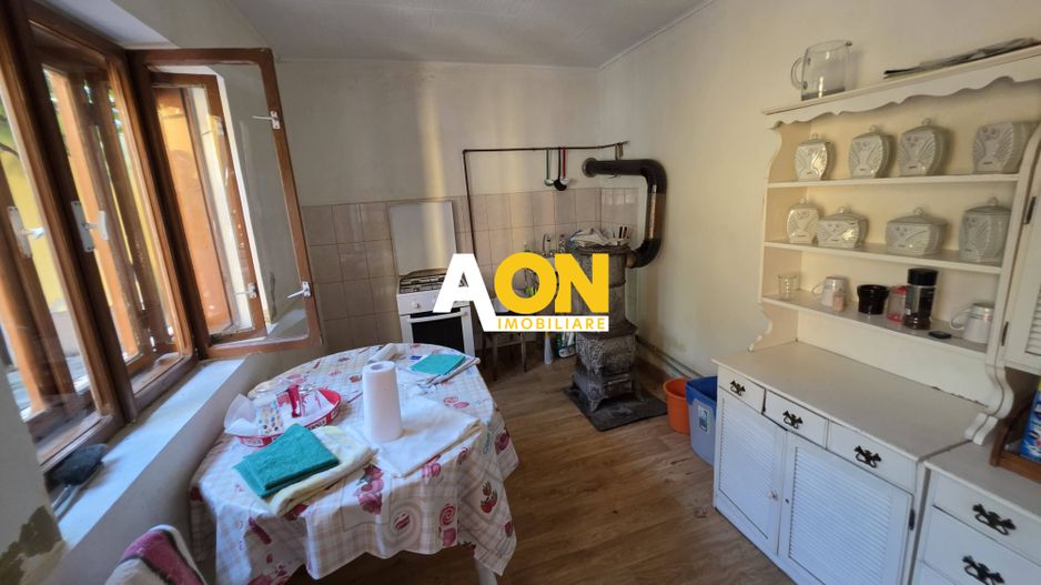 Casa cu 4 camere, 2024 mp teren, la asfalt, cu utilitati, Vintu de Jos - Poză 20