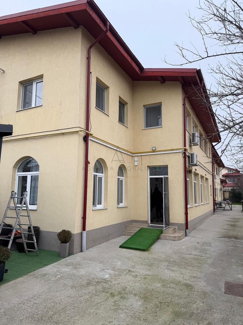 Vila Azil  14 Camere - Poză 1