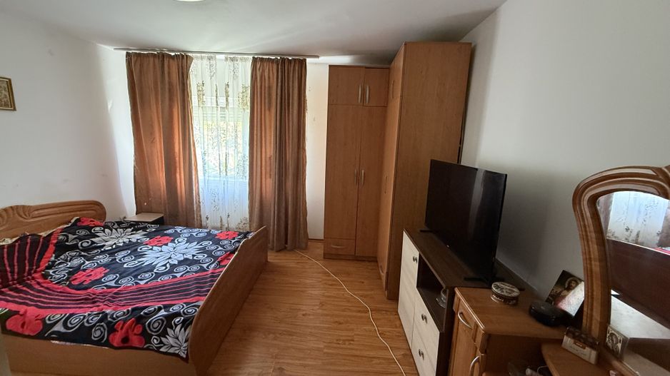 Ap 3 camere 60 mp + curte 18 mp și loc de parcare - Poză 8