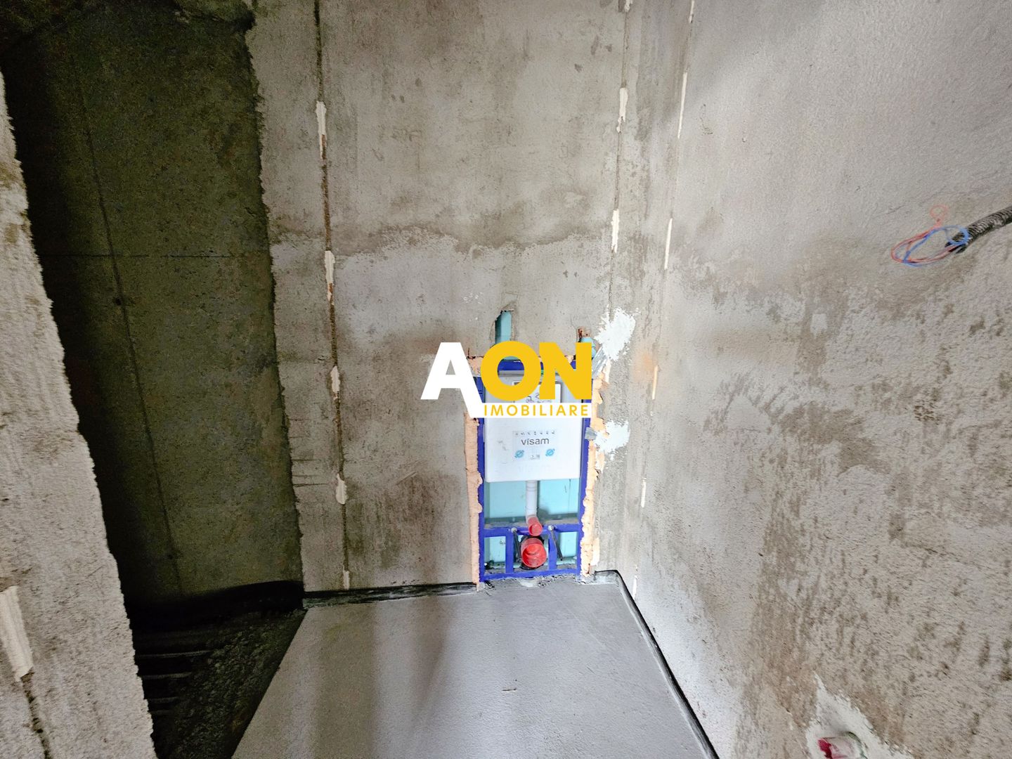 Apartament cu 3 camere, 2 bai, curte proprie, parcare si boxa 40 mp - Poză 8