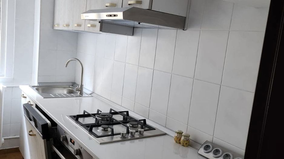 Apartament cu trei camere, Brancoveanu, 120.000€ negociabil - Poză 8