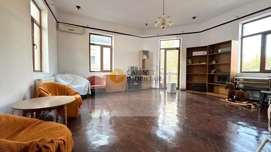 Apartament in vila | 2- 5 camere | Unirii | 150mp - Poză 1