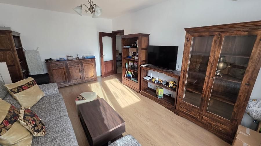 Apartament 2 camere de vânzare, Aviatiei, etaj 3/4, loc parcare inclus - Poză 4