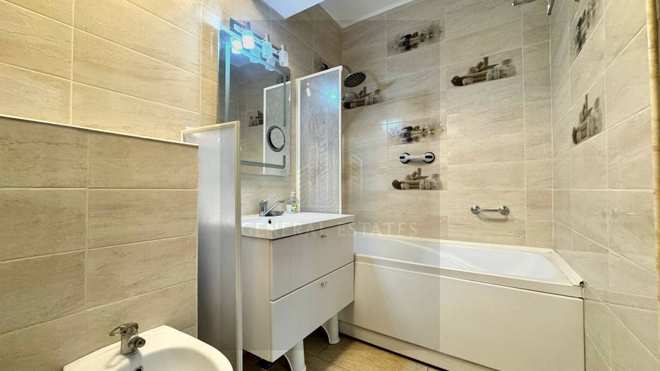 Vânzare apartament cu 2 camere, 67 m.p. - Complexul Royal Town. - Poză 13