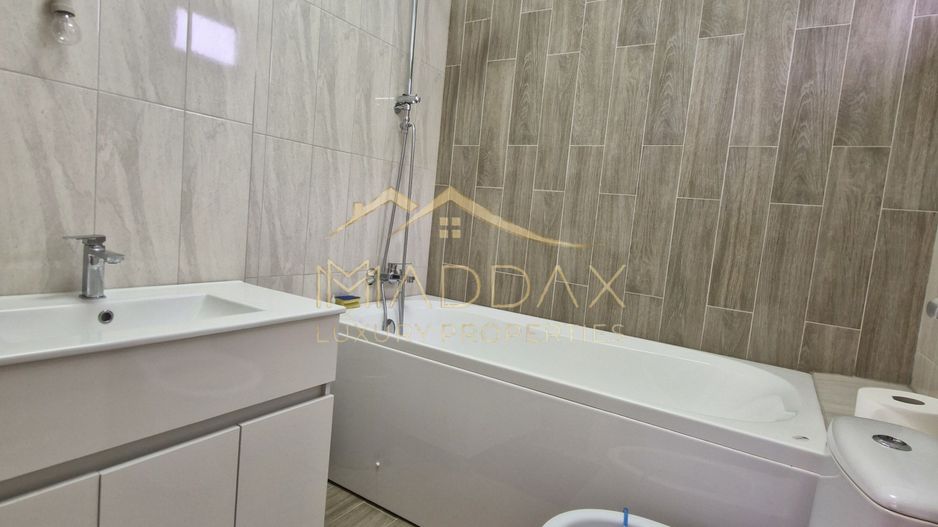 Apartament *4 camere *110mp* // Parcare - Poză 12