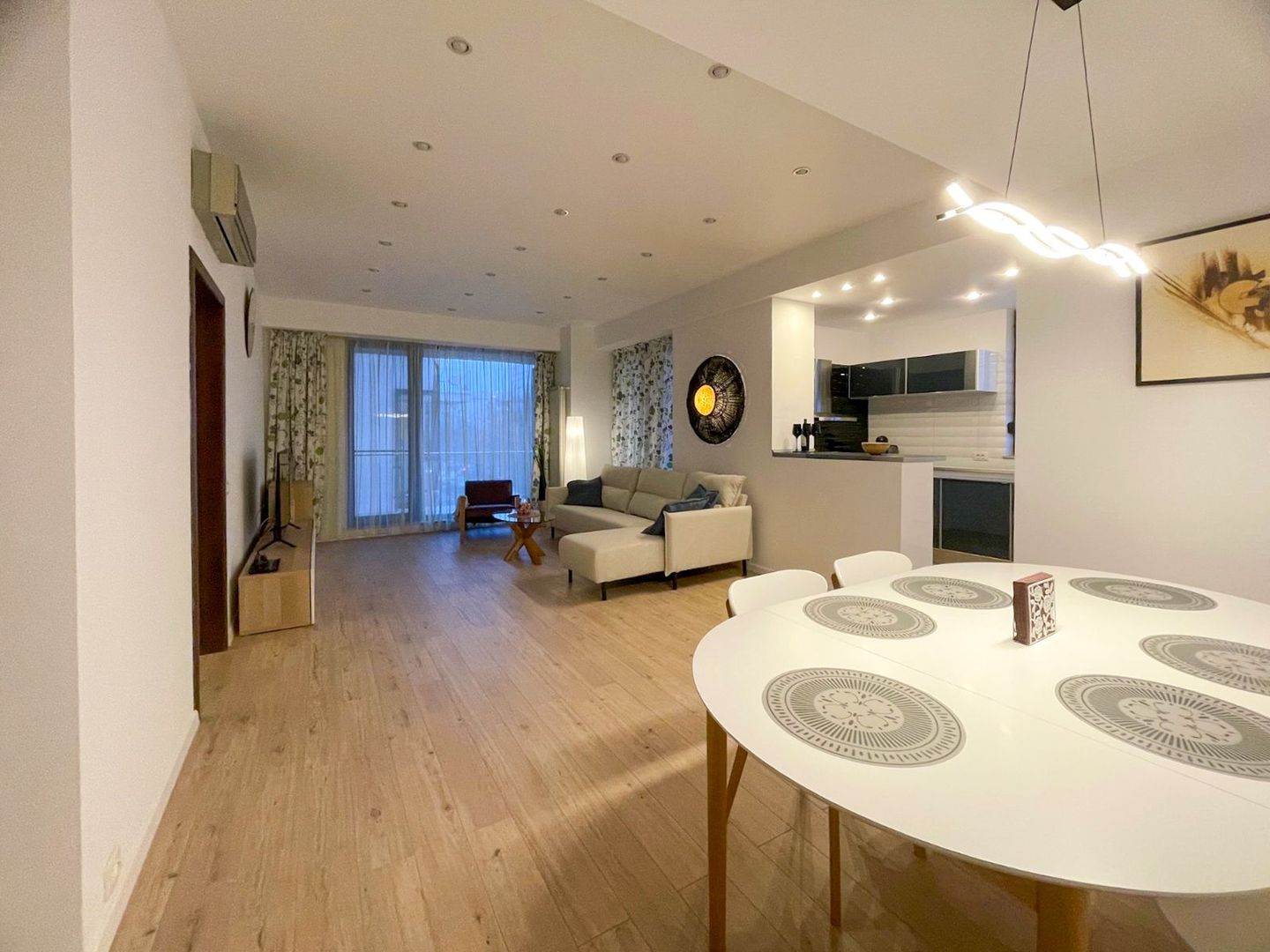 Chirie I Apartament 3 camere I North Area Lake View - Poză 3