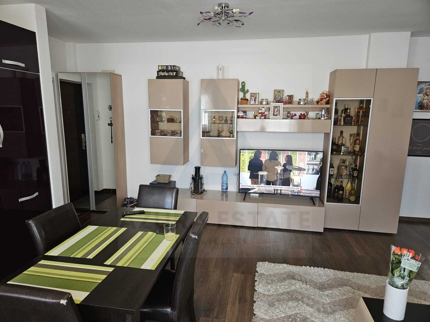 Apartament modern 3 camere baie cu geam parcare privata pe Dna Stanca - Poză 2