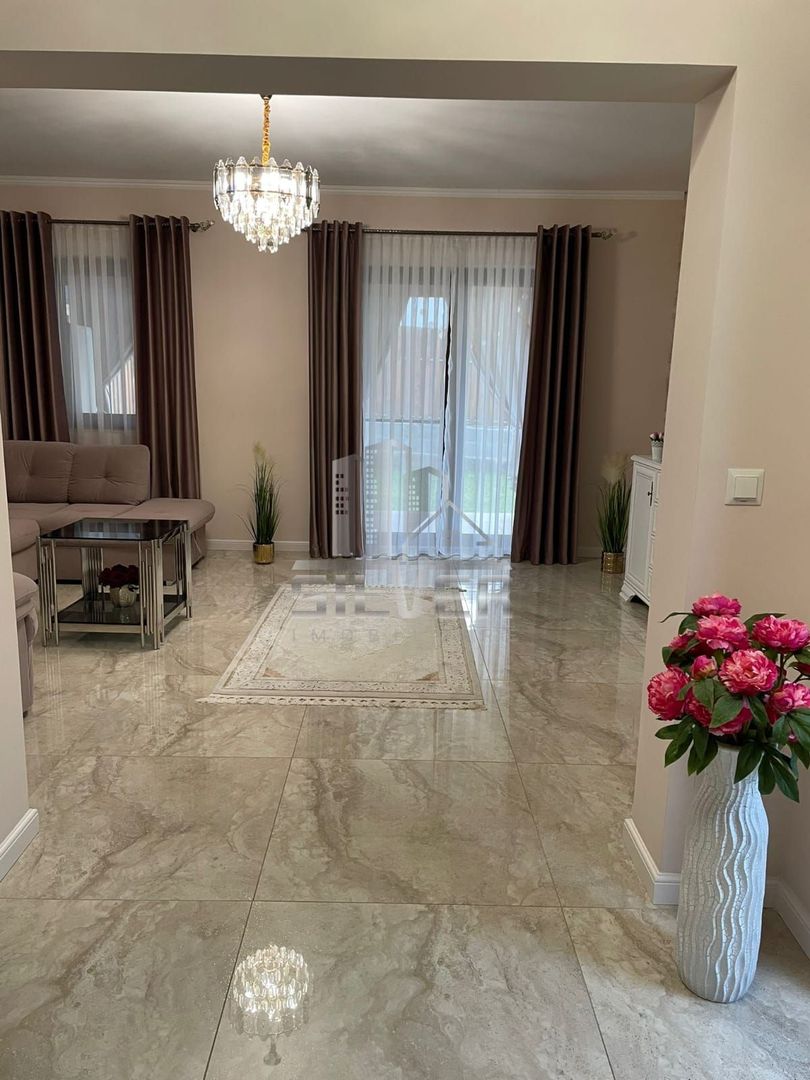 Casa tip duplex la 5 minute de Baza Sportiva. - Poză 6
