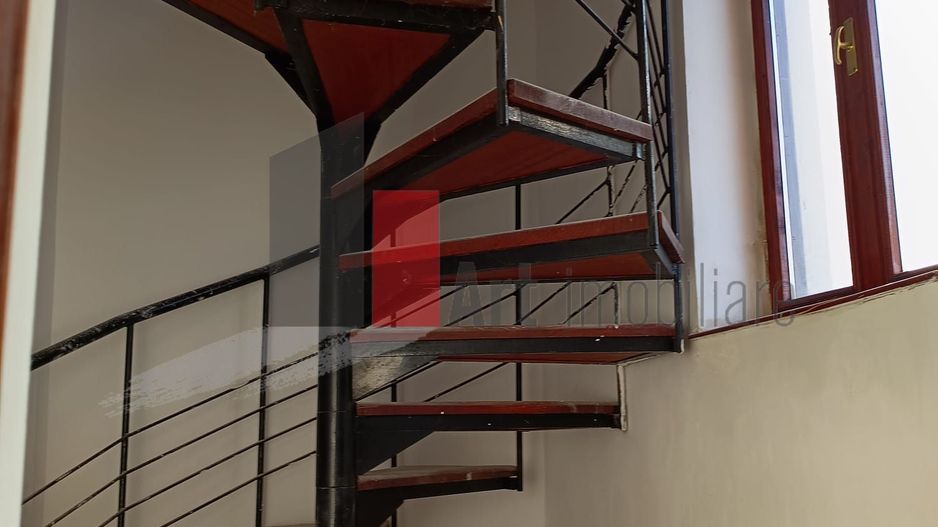 Vila  de inchiriat recent renovata - Poză 34