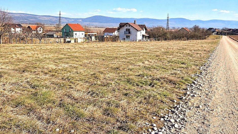 Teren zona linistita 500 mp deschidere 20 m, toate utilitatile - Poză 1