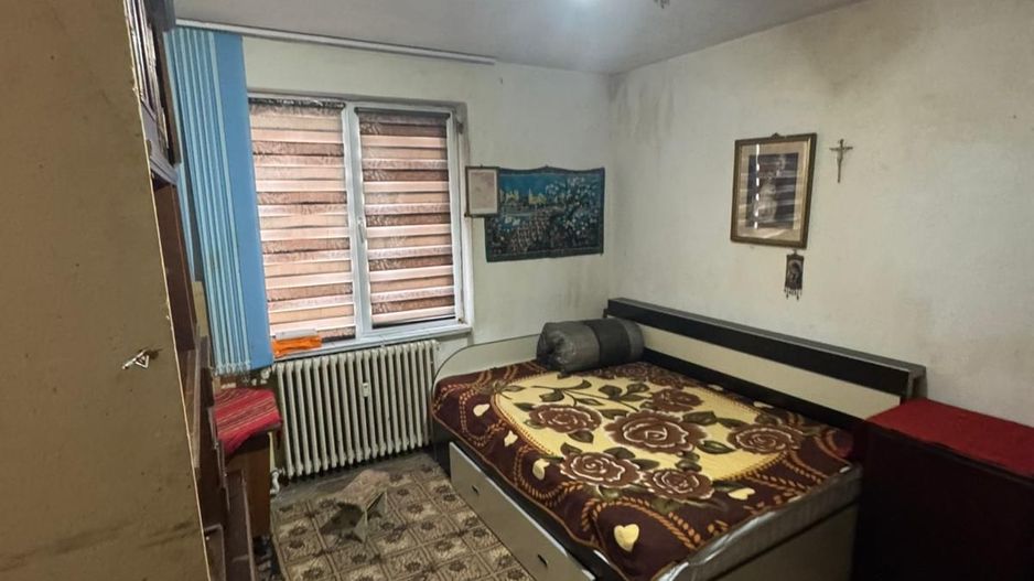 Apartament central 2 camere, parter, garaj inclus - Poză 1