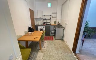 Casă la curte comuna în zona Balcescu - Poză 11