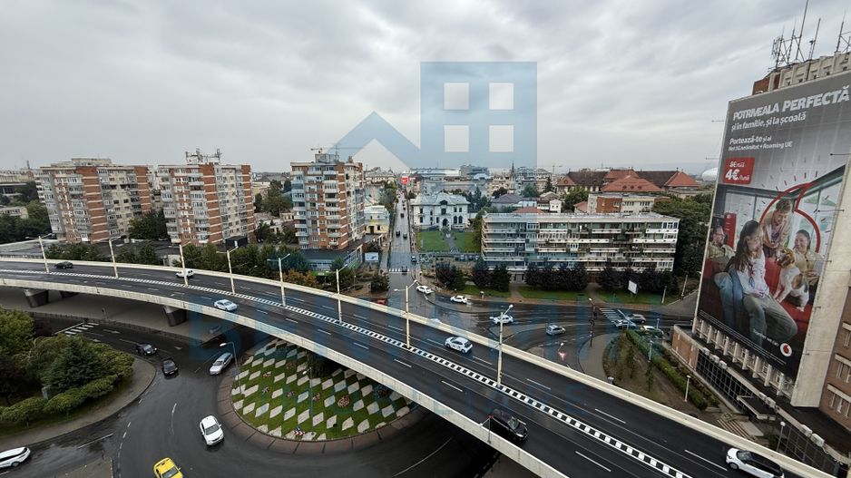 4 camere - 93mp - mobila - utilat - lux - Hotel Ramada - Poză 3