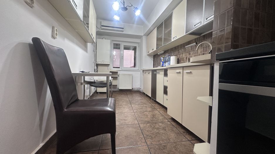 DE ÎNCHIRIAT! Apartament în inima Municipiului Târgoviște! - Poză 10