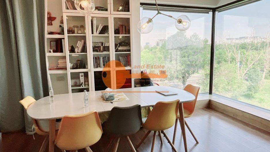 4 camere LAcul Tei ( parcare ) - Poză 1