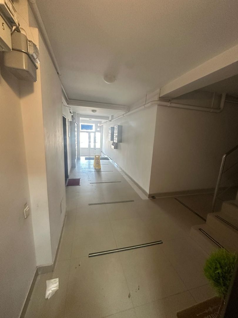 Aparatorii Patriei Ap. 3 Camere cu Gradina,ideal si pentru Spatiu Comercial - Poză 3