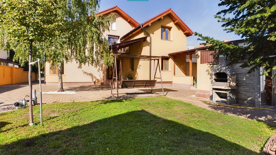 Vilă cu teren generos în Pârneava - Poză 14