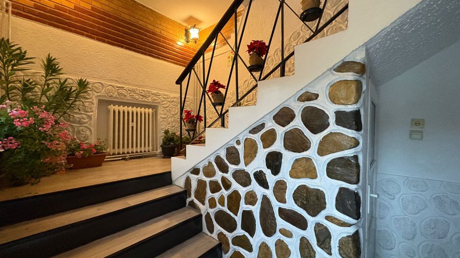 Casa tip duplex - 4 camere, balcon si curte proprie - Zona Lazaret - Poză 10