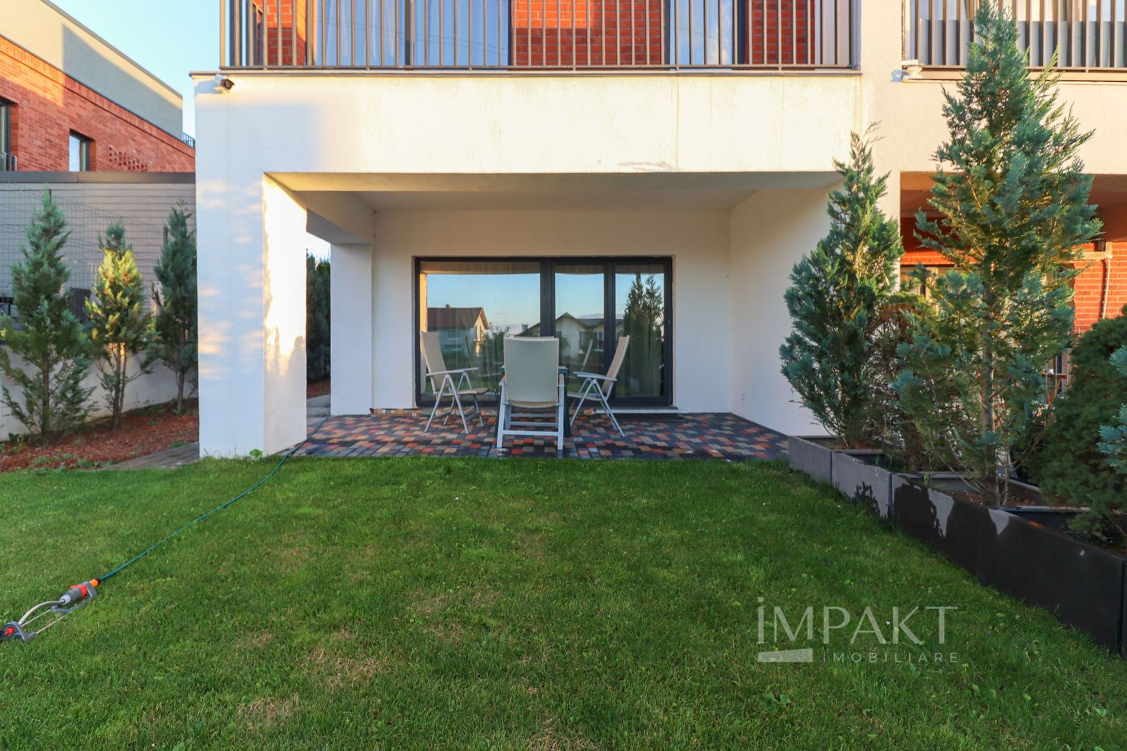 Duplex de vânzare Europa | 4 camere, terasă 50 mp + 2 locuri parcare - Poză 3