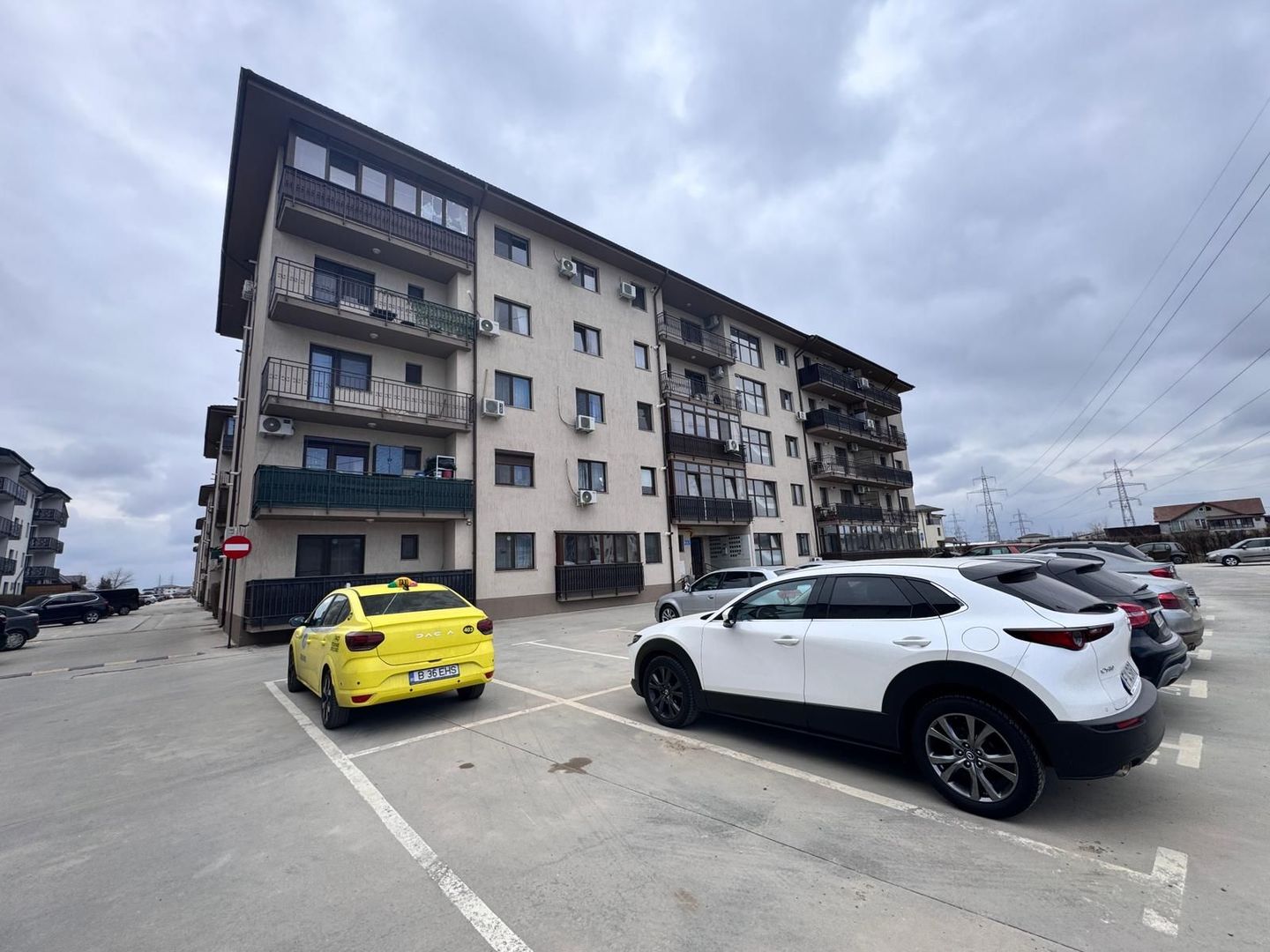 AP. 3 CAMERE STEJARULUI, BUCATARIE INCHIS,LOC PARCARE,MODERN,COMIS 0% - Poză 2