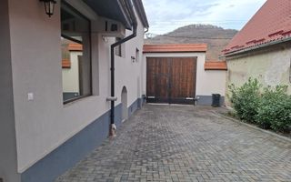 Casă complet renovată de vânzare în Amnaș – la doar 25 km de Sibiu! - Poză 9