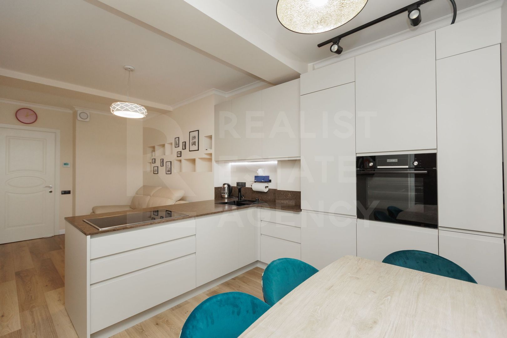 Chirie, apartament, 3 camere, strada Melestiu, Botanica - Poză 1