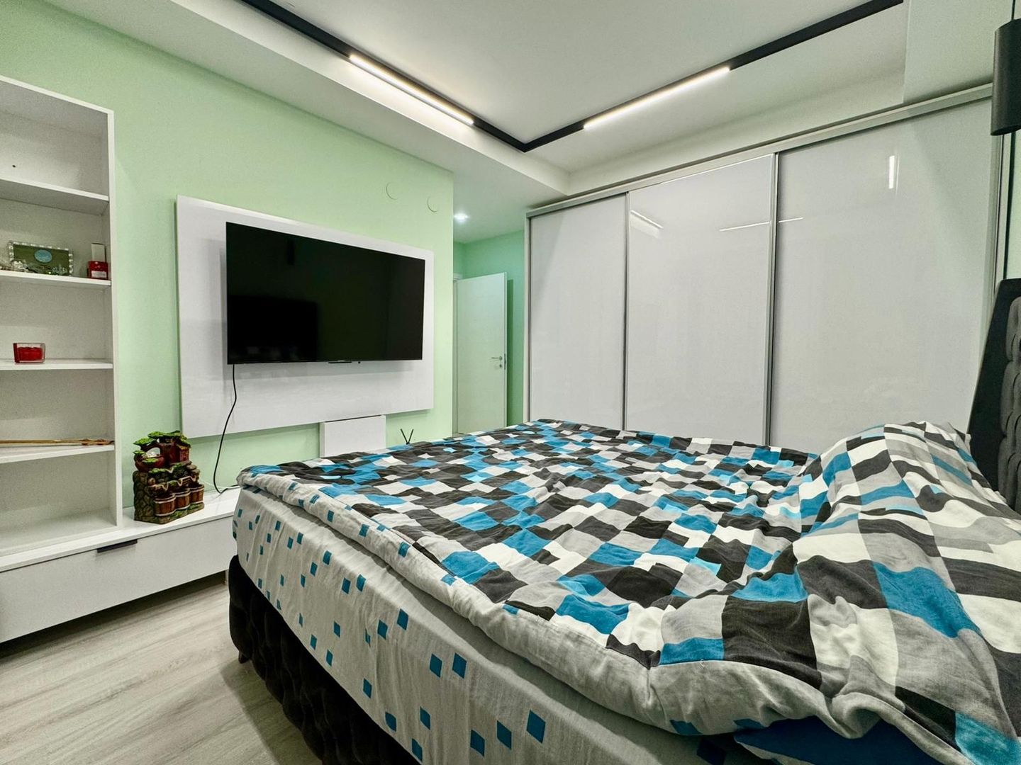 COSMOPOLIS - Apartament cu 3 camere si gradina, mobilat si utilat. - Poză 13