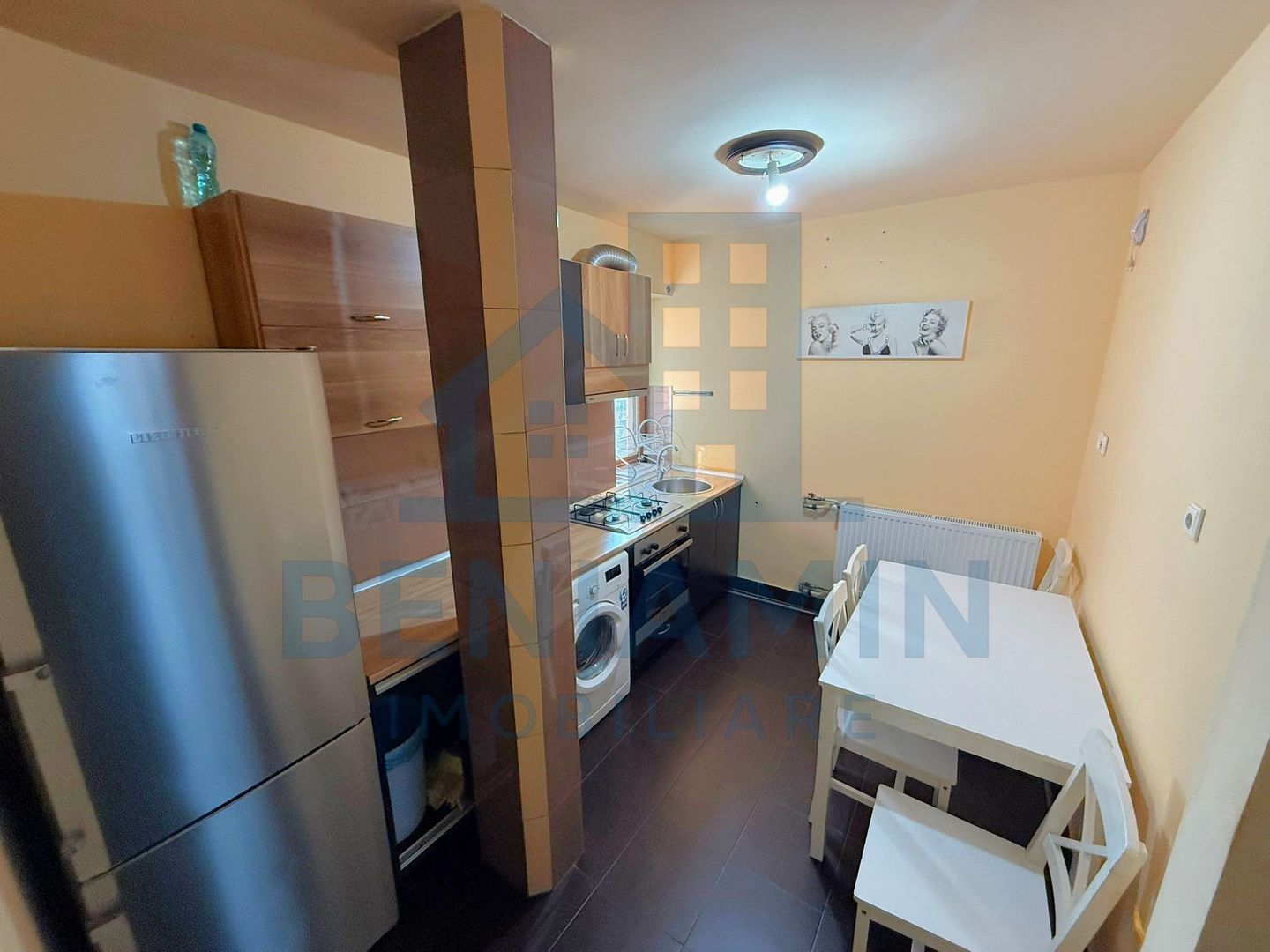 2 camere decomandate vizavi de gara mobilat utilat -teava de gaze - Poză 6