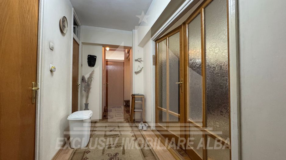 Apartament cu 3 camere decomandate, etaj 2, Centru - Poză 6